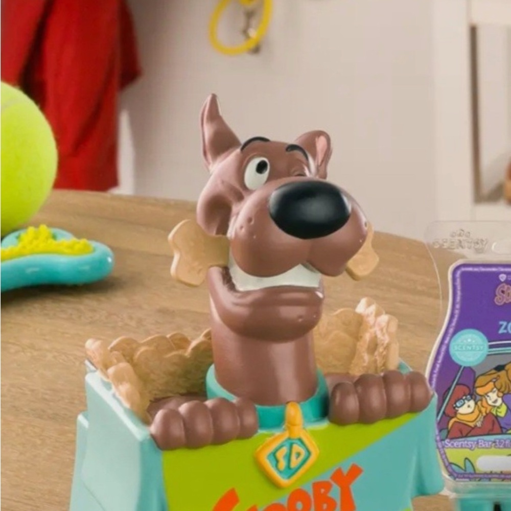 Scentsy Scooby-Doo Wax Warmer Brown and Blue